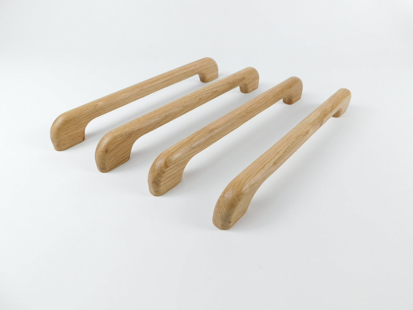 Curved Oak Refrigerator Handle – Minimalist Wooden Appliance Hardware