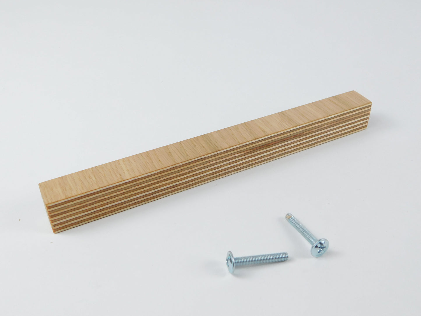 Cross Grain Oak Veneer Handles – Modern Cabinet Pulls | Midray
