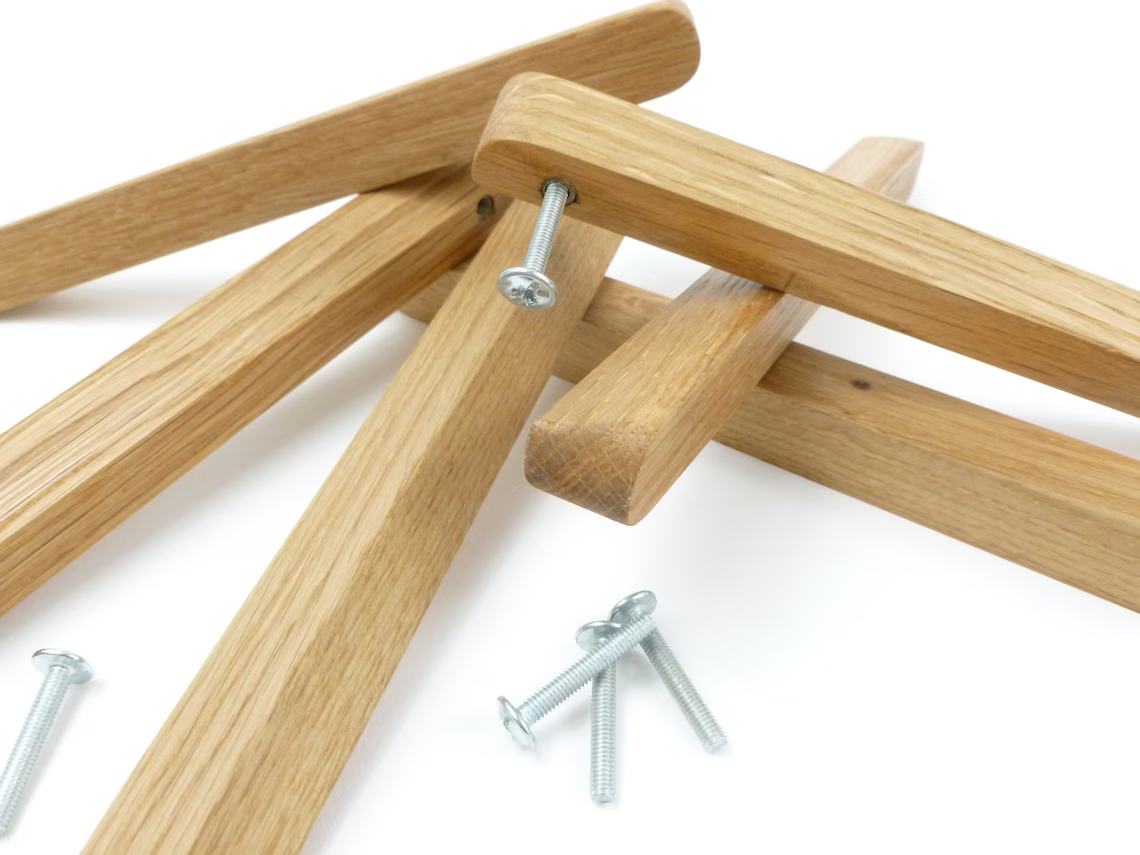 Handcrafted Solid Oak Handles – Premium Kitchen Pulls | Midray.co.uk