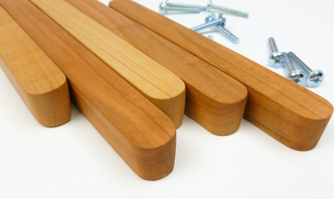 Handmade Cherry Wood Cabinet & Drawer Handles | midray.co.uk