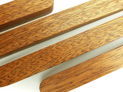 Natural Sapele wood handle with a smooth texture
